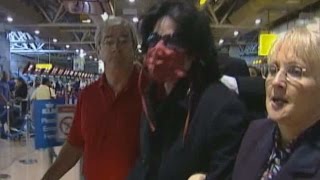 Michael Jackson arrives at Heathrow airport   june 14, 2002
