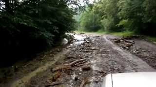 preview picture of video 'Дорога розмита! Дорога размыта! Road washed out! Straße ausgewaschen! стихія стихия'