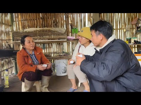 TU found an excuse to visit his mother and kept their relationship a secret from her.