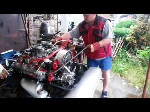 Motor tatra 613 V8 3.5l Video