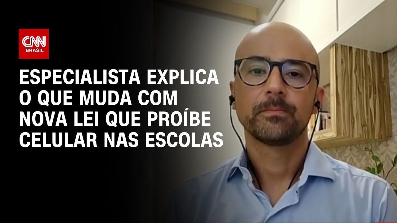 Especialista explica o que muda com nova lei que proíbe celular nas escolas | AGORA CNN