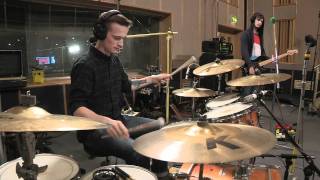 The Maccabees perform a Home Alone medley in session