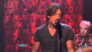 Keith Urban Performs Put You in a Song