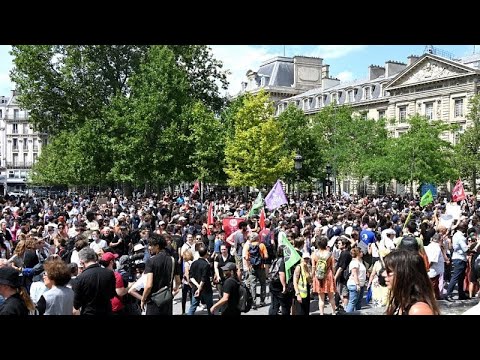 "العدالة لنائل ولأداما".. مسيرات غاضبة في فرنسا ضد عنف الشرطة