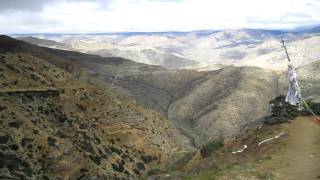 preview picture of video 'GNH Travel & Service: 2011 Musutang Trek View from Yamda-la'