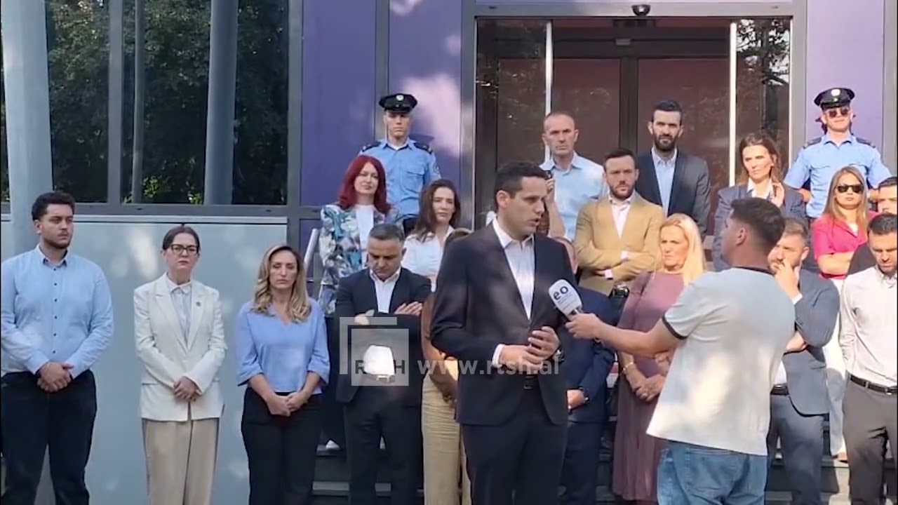 Studentët në protestë para Kryeministrisë, kërkojnë zhbllokimin e institucioneve në Kosovë