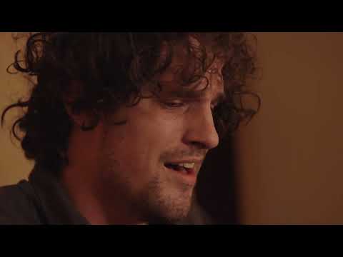 Scott James Live in Studio