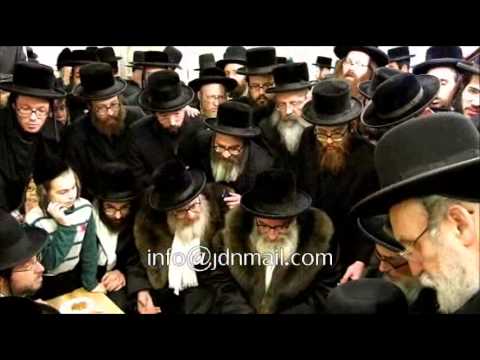 Pupa Ruv and Sons Of The Skver Rebbe Nichum Aveilim @ Menacham Stark HY"D's House