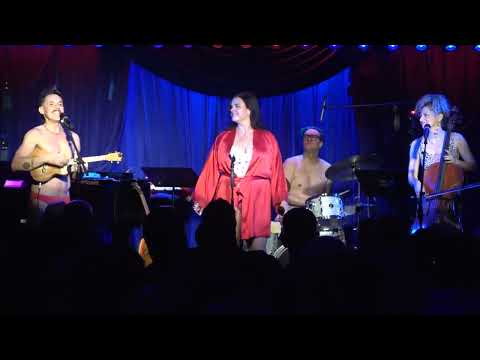 The Skivvies and Leslie McDonel - Kiss Medley