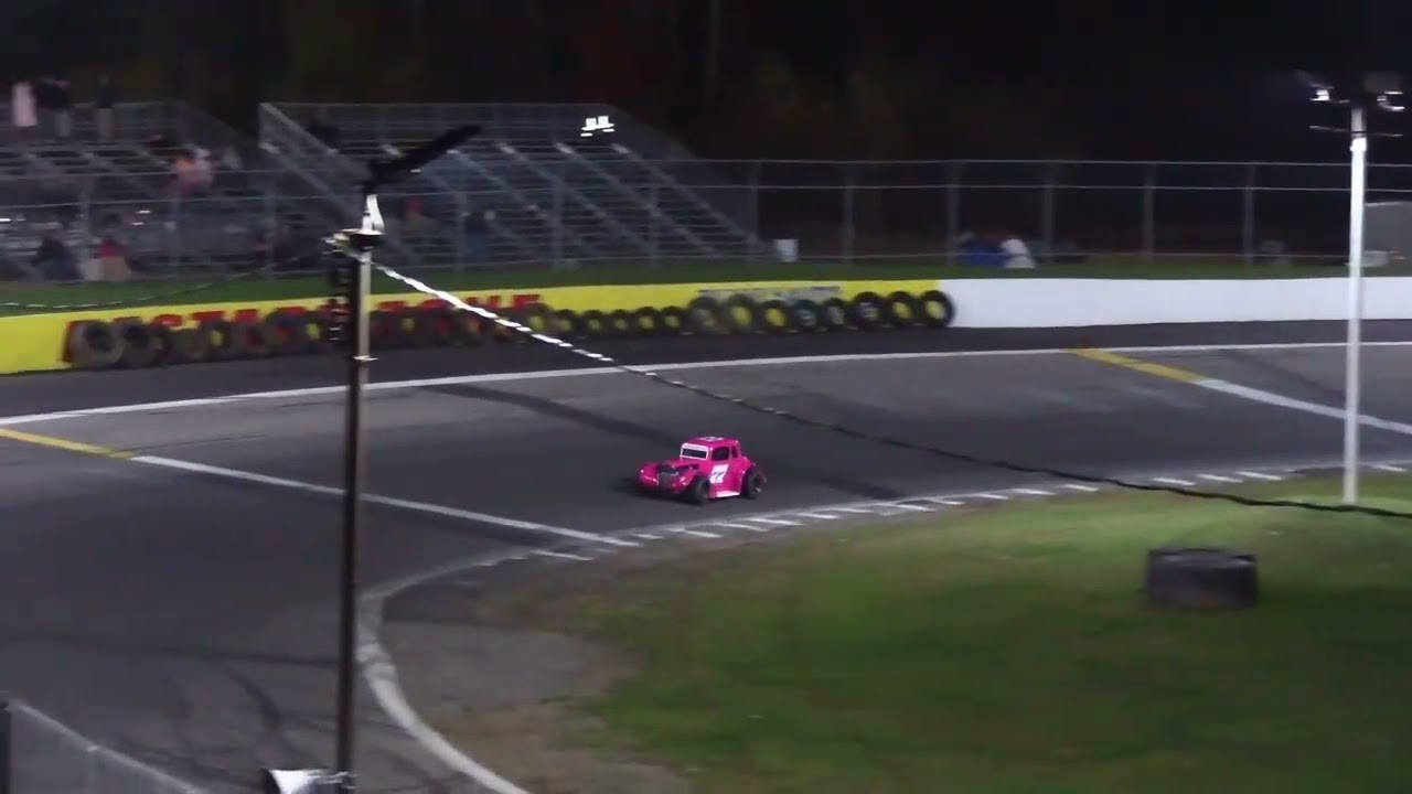 Star Speedway- Pre-Howler- Legends feature 10-23-26