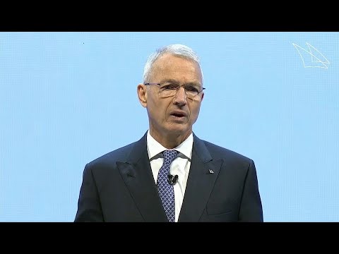 Credit Suisse Chairman to Shareholders: 'Truly Sorry'