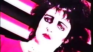 Siouxsie &amp; The Banshees - Red Light