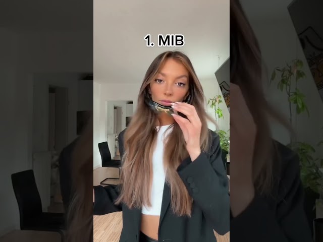 Vídeo relacionado con iZoeL Mario und Lui gi Kostüm Accessories Mütze Hut Handschuhe Bart gelb Knöpfe Faschingkostüme für Fasching Karneval Halloween Cosplay Mottoparty Kostüm für Damen Herren