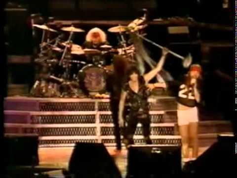 Guns N' Roses  amp  Aerosmith   Mama Kin  amp  Train Kept A Rollin'    Live In Paris 92   16 18