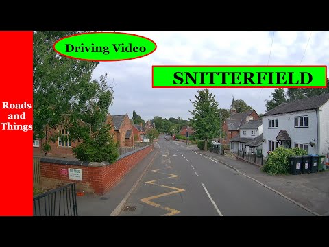 MIDDLE-ENGLAND: Village drive - through. Snitterfield.