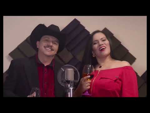 Julio Andrés Hurtado- Presenta "Mamá'  Me La Cosa"