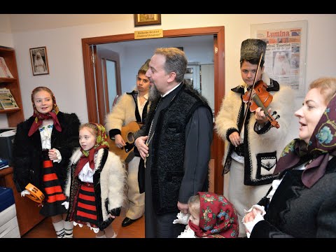 Colindători din Maramureș la redacția „Ziarului Lumina” al Patriarhiei Române