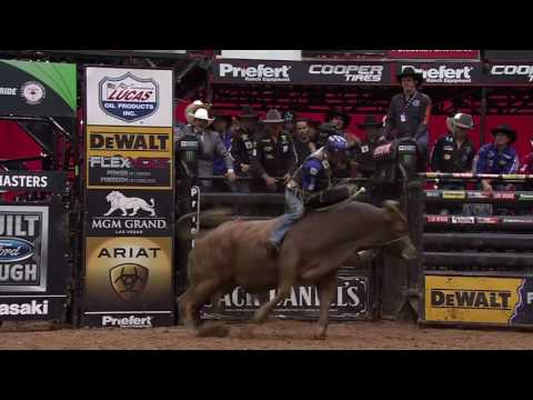 MONSTER RIDE: Kaique Pacheco rides Crazy Horse for 90.25 points (PBR)