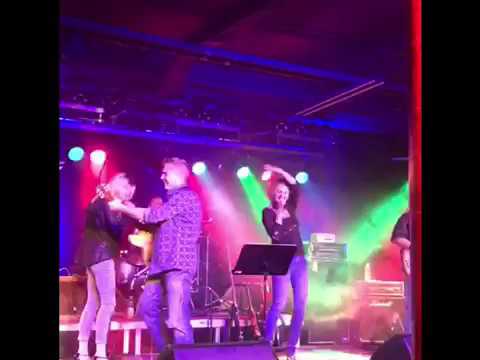 Frau Dr. Manuela Bluesberatung