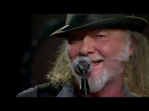 Jyrki 69 ja Tuomari Nurmio - Skulaa tai delaa