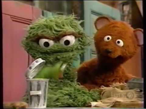 533813 Sesame Street #3856  Wormy Gras