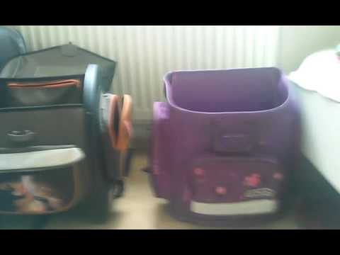 Wir tun unsere schul sachen in unsere schultunista 😄😄🙊