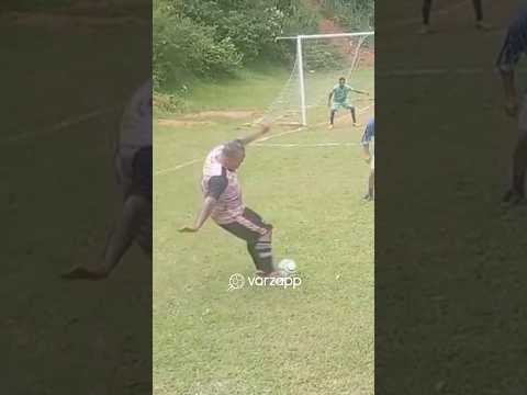 Passe sem querer… golaço querendo demais!