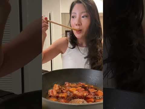 comida reconfortante cultural || carne de porco assada chinesa 🥢