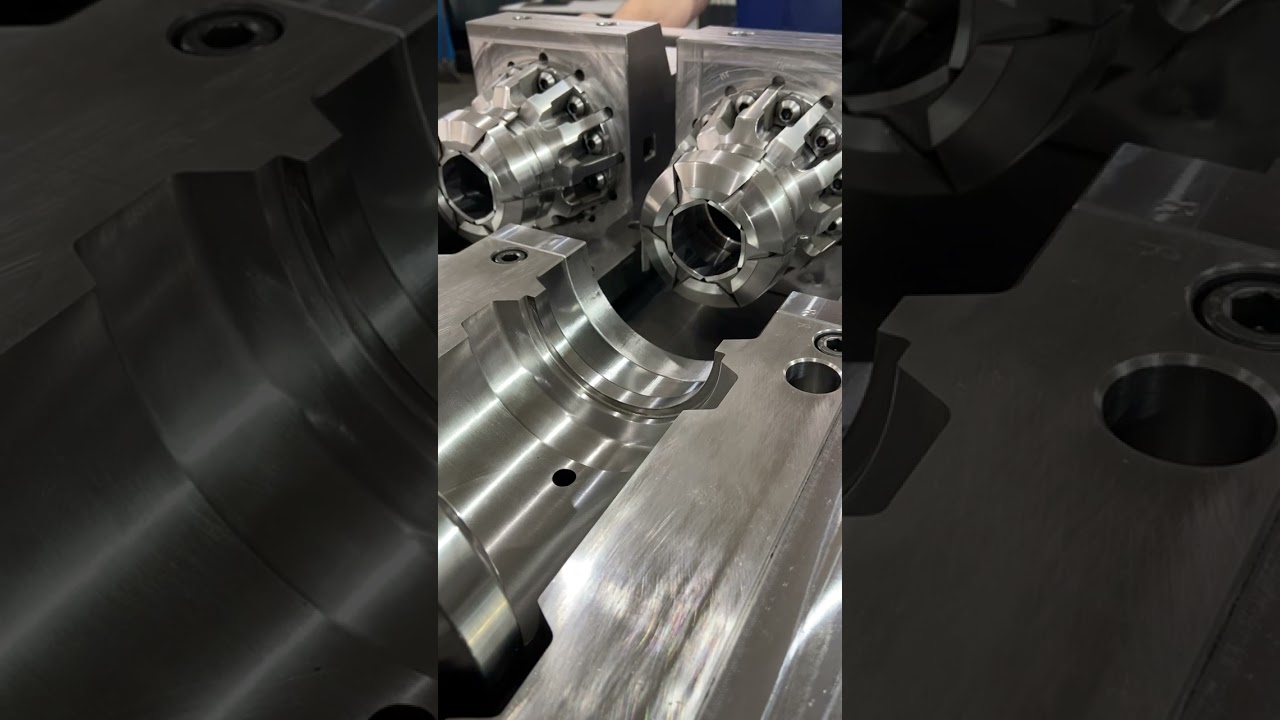 Collapsible core in Tool Plastic Injection Mold And Molding Moldmaker