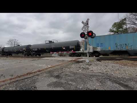 NS 9595 leads the northbound manifest thru the Mastern Cut