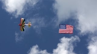 preview picture of video 'Towing the American Flag with a RC Biplane'