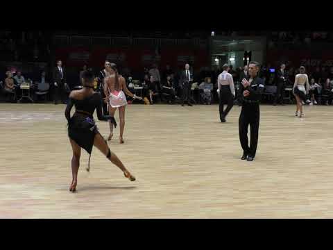 Kirsner - Golombova, Czech Championship Latin 2021, cha cha
