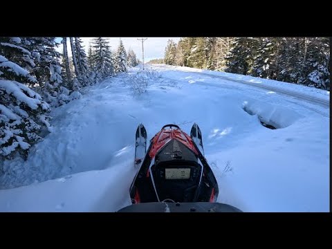 Polaris 9R 146 Ditch Banging!