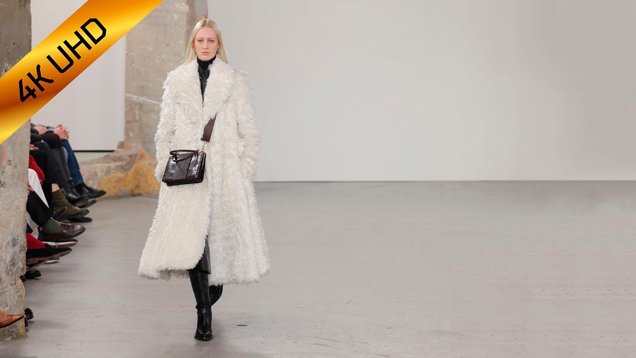 Gabriela Hearst | Fall Winter 2025/2026 | Paris Fashion Week