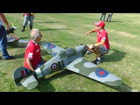 FORCED LANDINGS - TWO AMAZING SAVES ON LARGE SCALE RC HAWKER HURRICANE - HEADCORN MODEL SHOW - 2014