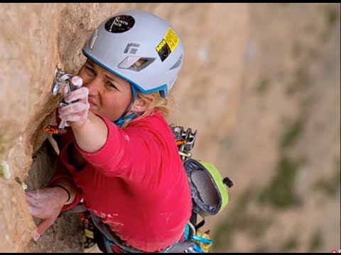 24 Hours on an 800m Route - Two Girls, Big Wall - EpicTV Climbing Daily