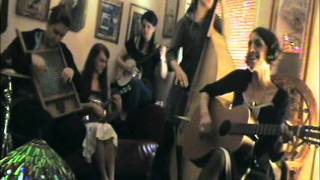 The Flamin&#39; Mamies - Cow Cow Boogie