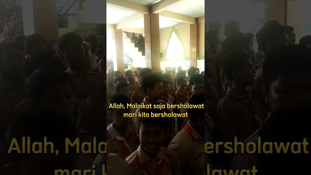 Mari kita bersholawat. Peringatan Isro' Mi'roj di MTs Negeri 1 Bojonegoro