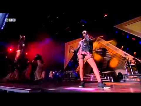 Rihanna perform "Only Girl In The World" live at the Hackney Weekend '12 Diamonds