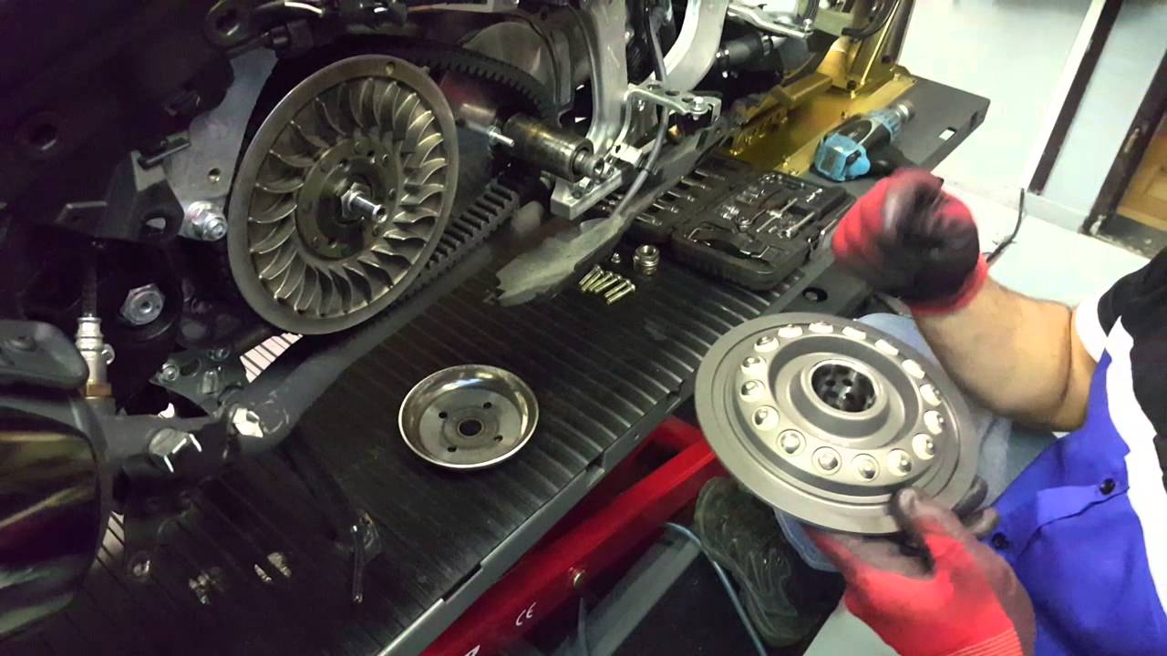 Watch # 9 Tweewielersnoord : Yamaha T-Max 530 - Deel 1 - Montage J. Costa Now # 9 Tweewielersnoord : Yamaha T-Max 530 - Deel 1 - Montage J. Costa