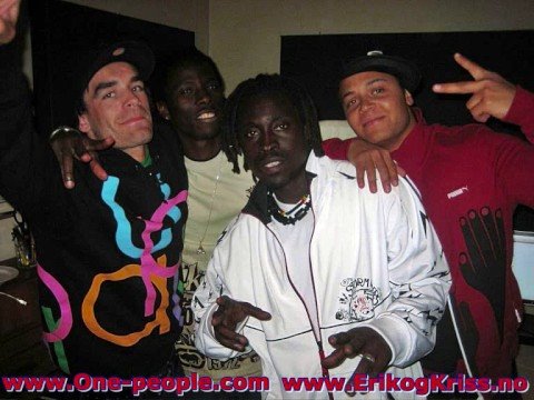 One people feat Wagëblë, Erik og Kriss - I samme båt