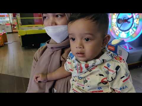 Arka Bayi 15 bulan perdana main di Timezone #fyp #motorikanak #motorikhalus #motorikkasar #timezone