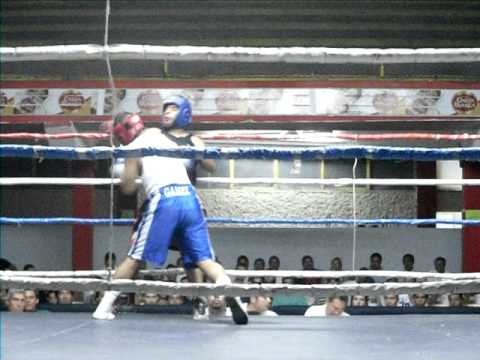 guantes de oro primer pelea::