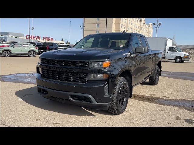 2021 Chevrolet Silverado 1500 CREW 4X4 | BLACK OUT | TOW PACKAGE in Cars & Trucks in Edmonton