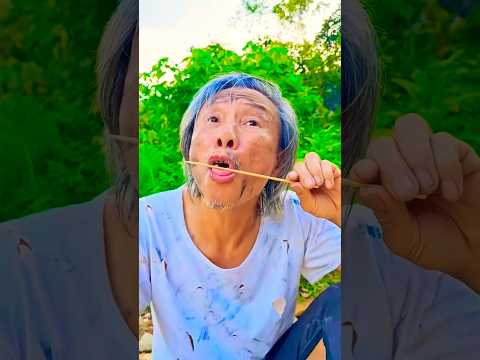 Kind Grandpa Eats Candy Skewers and the Funny Ending #shorts#1296😜