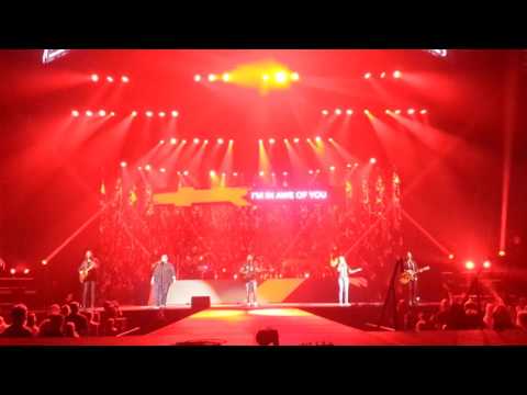 Chris Tomlin - At The Cross (Love Ran Red)  - Worship Night in America 2017