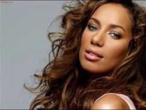 レオナ・ルイス-ランは光に向かって行く