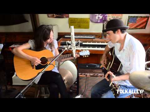 Folk Alley Sessions: Mike + Ruthy - "Simple & Sober"