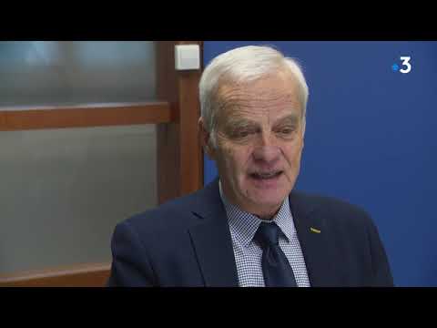 Les maires qui raccrochent: exemple à  Coutances