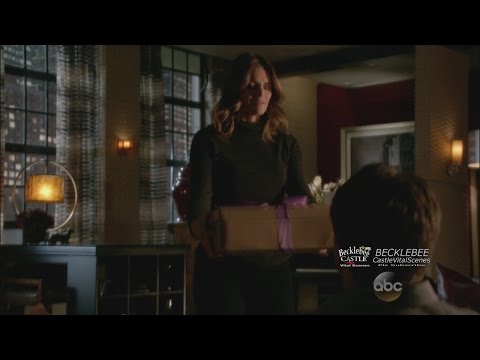 Castle 7x11 End Scene “Castle, P.I.” (HD) Beckett Gives Castle Gifts  & Caskett Kiss
